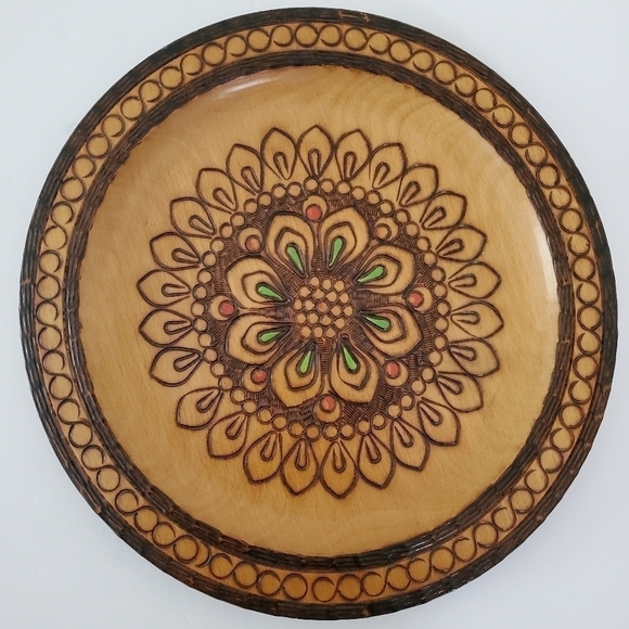 Vintage 1989 Woden Hand Painted Folk Art Ethnic Plate - Picture 2 of 4